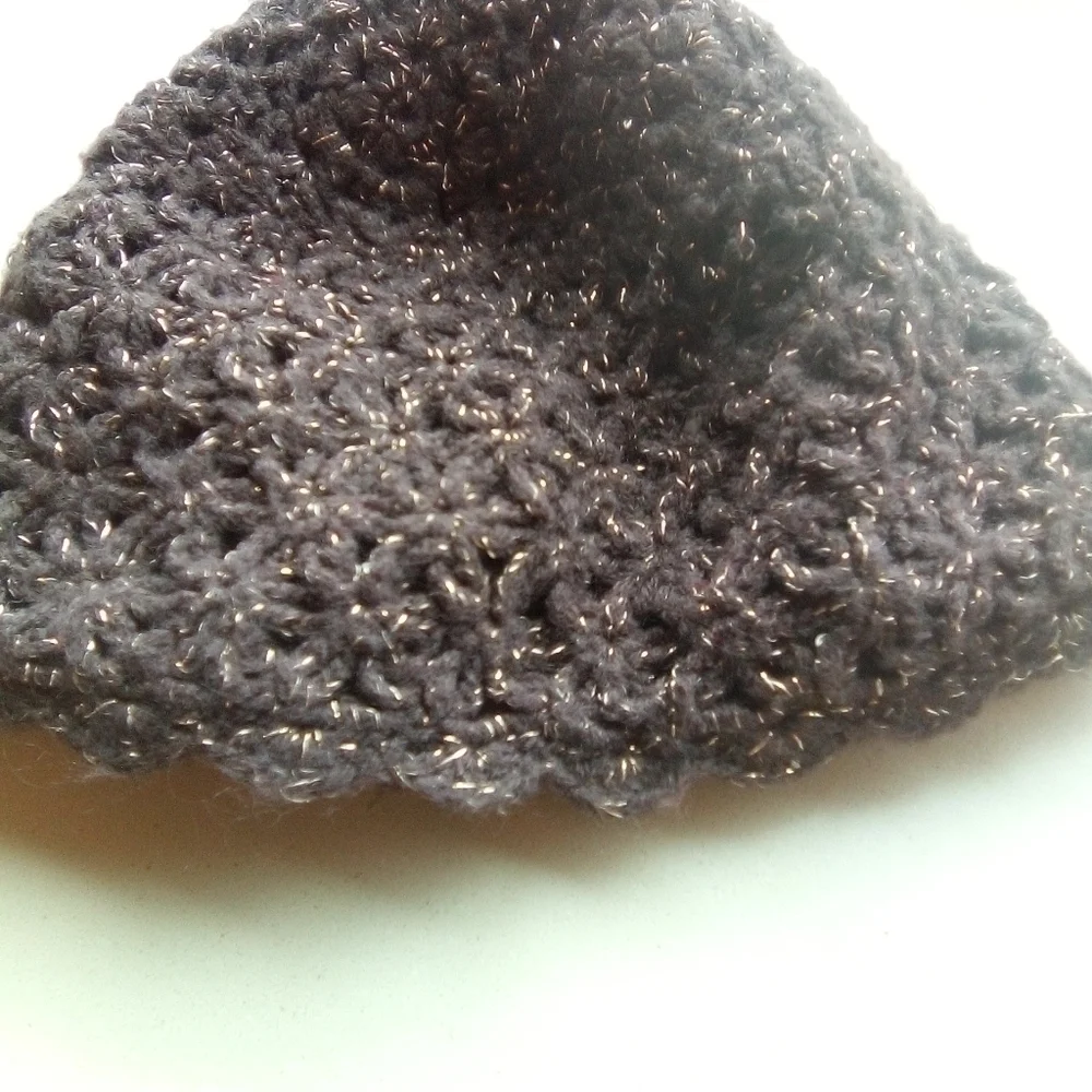 Old navy brown toddler girl's winter knit hat. Size 2T/3T